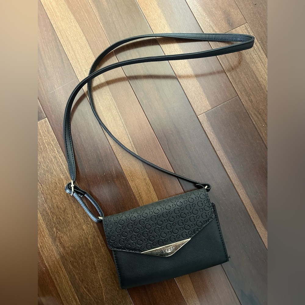 GUESS Black Crossbody Bag